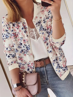 Yori – Bomberjacke mit Blumenmuster in Mehrfarbig