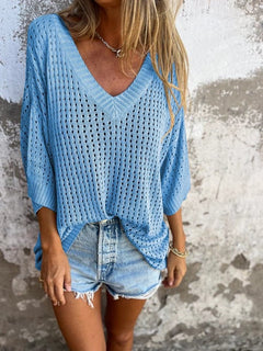 Yvette - Bluse mit V-Ausschnitt - Ausgehöhltes Design in Blau