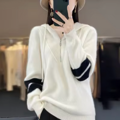 Warmer Pullover mit Kapuze - Olea in Weiß
