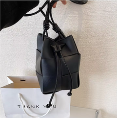 Anikadel - Crossbody Beuteltasche - Geflochtener Stil mit Kordelzug in Schwarz