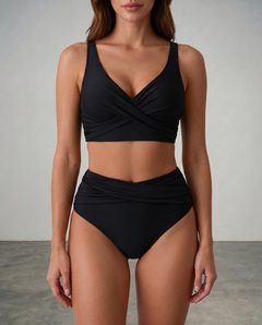 Marel | Figurformender Wickel-Bikini in Schwarz