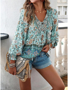 Boho-Blumenhemd zum Schnüren für den Sommer - Xenia in Blau