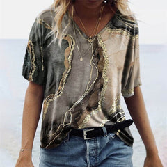 Regina - Originelles Damen-T-Shirt im Boho-Stil in Wüstenlandschaft