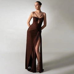 Damen Ärmelloses Maxi-Kleid mit doppelten Trägern und gerafftem Oberteil mit Seitenschlitz in Braun