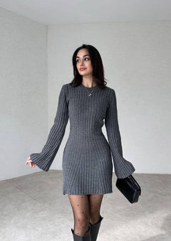 Damen Geripptes Strickkleid mit Rundhalsausschnitt und langen Ärmeln in Dunkelgrau