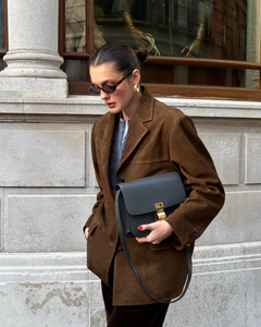 Damen Jacke mit Doppelknopfleiste und Kerbkragen und Klappentaschen in Braun