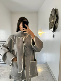 Damen Jacke mit Knopfleiste und kontrastfarbenen Ziernähten in Grau
