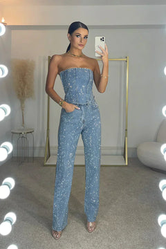 Damen Jumpsuit mit trägerlosen Oberteil und Seitentaschen in Hellblau