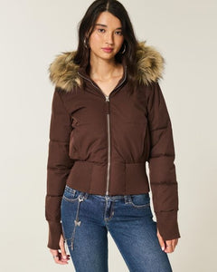 Damen Kurze Steppjacke mit Fellkapuze Frontreißverschluss und langen Ärmeln in Braun