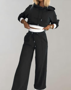 Damen-Loungewear-Set mit Kapuze und weiter Hose - Ariane in Schwarz