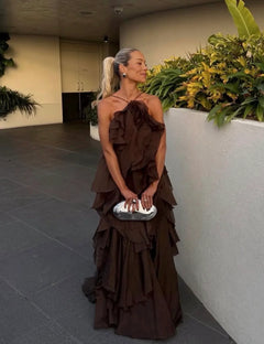 Damen Maxikleid mit Nackenträgern Blütenapplikation und mehrlagigen Volants in Braun