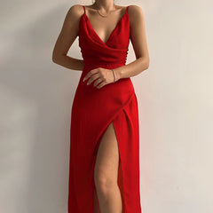 Damen Maxikleid mit Spaghettiträgern drapiertem Ausschnitt und seitlichem Schlitz in Rot