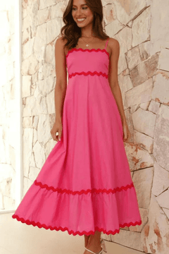 Damen Maxikleid mit Spaghettiträgern geradem Abschluss Zickzackborte und gerafftem Rücken in Rosa