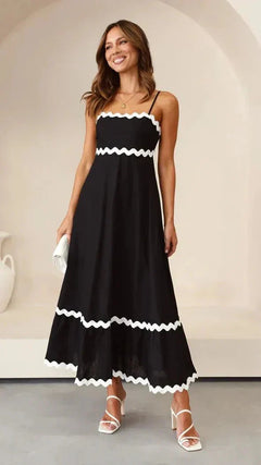 Damen Maxikleid mit Spaghettiträgern geradem Abschluss Zickzackborte und gerafftem Rücken in Schwarz