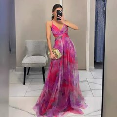 Damen Langes Kleid mit Blumenmuster Spaghettiträgern tiefem V-Ausschnitt und überkreuztem Oberteil in Lila