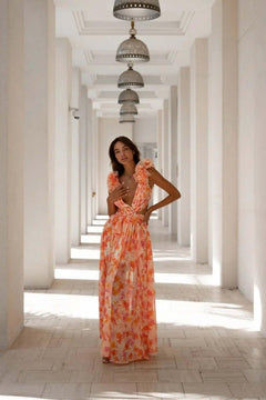 Damen Maxikleid mit tiefem V-Ausschnitt und Rüschenärmeln mit seitlichen Ausschnitten und Blumenmuster in Orange