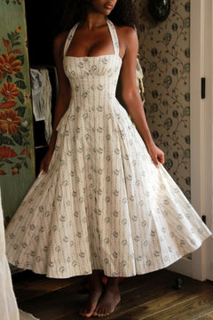 Damen Midi Kleid mit Herzausschnitt Neckholder Trägern Blumenmuster und A Linien Rock in Weiß mit Blumenmuster