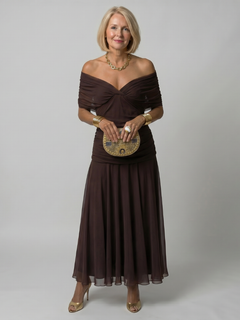 Damen Off-Shoulder Maxi Kleid mit Drapeé-Kragen und Raffbund in Dunkelbraun