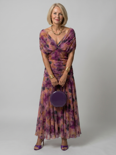 Damen Off-Shoulder Maxi Kleid mit Drapeé-Kragen und Raffbund in Lila mit Aquarelldruck