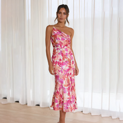 Damen One-Shoulder-Midikleid mit Blumenmuster und Drapierung am Schulterbereich mit glänzender Oberfläche in Rosa