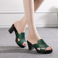 Damen Peep-Toe Mule-Sandalen mit Kreuzriemen und Blockabsatz in Grün