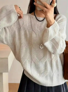 Damen Pullover mit Rundhalsausschnitt vertikalem Zopfmuster langen Ärmeln und gerippten Bündchen in Beige