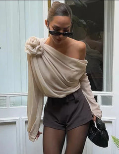 Damen Schulterfreies Top mit Rosenapplikation und Langen Ärmeln mit Bündchen in Aprikose