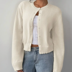 Damen Strickjacke mit Rundausschnitt Durchgehender Knopfleiste Langen Ärmeln mit Rippbündchen auf Taillenlänge in Weiß