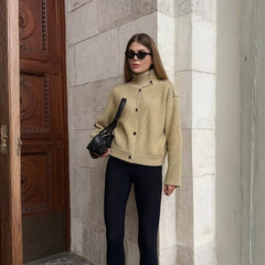 Damen Strickjacke mit Stehkragen Knopfleiste und langen Ärmeln in Beige
