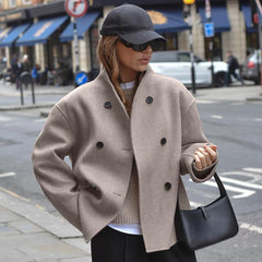 Damen Zweireihige Kurzjacke mit Stehkragen und Kontrastknöpfen in Beige