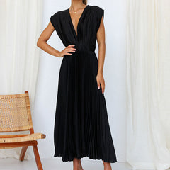 Karolyn - Damenkleid mit V-Ausschnitt und Falten in Schwarz