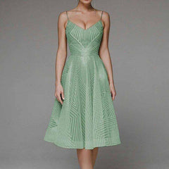 Symmetry Line Elegantes Abendkleid in Grün