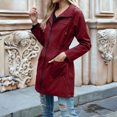 Eleganter winddichter Trenchcoat für Damen - Aurelia in Weinrot