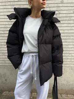 Premium-Winterjacke für Frauen - Maya in Schwarz