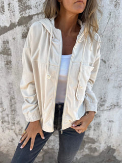 Tova – Stilvolle Cordjacke mit Reißverschluss in Weiß