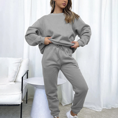Gemütlicher Pullover und Hose für Frauen - Alma in Grau