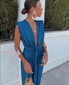 Isabelle | Festkleid mit tiefem V-Ausschnitt in Blau
