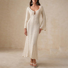 Kira | Strickkleid Damen stilvoll mit ausgestellten Ärmeln in Beige