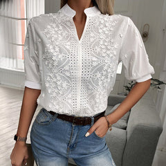 Chiara |  Bluse mit V-Ausschnitt und Spitze in Weiß