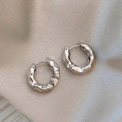 Micara - Dimpled Charms - Ohrringe in Silber