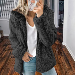 Modische Plüschjacke für Frauen - Serafina in Schwarz