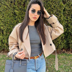 Modisches Trenchcoat-Oberteil für Frauen - Zanna in Beige