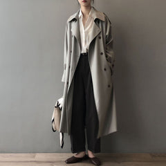 Premium Trenchcoat für Frauen - Margarete in Grau