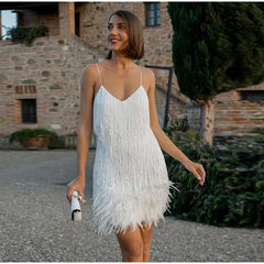 Laura - Cocktailkleid aus Federn im schicken Stil in Weiß