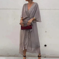 Amanda - Elegantes Kleid mit V-Ausschnitt in Grau