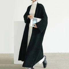 Stylische Strickjacke in Übergröße - Erna in Schwarz