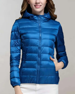 Ultraleichte, gesteppte Daunenjacke für Frauen - Aloysia in Meeresblau