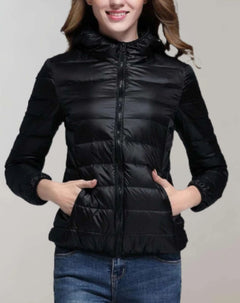 Ultraleichte, gesteppte Daunenjacke für Frauen - Aloysia in Schwarz